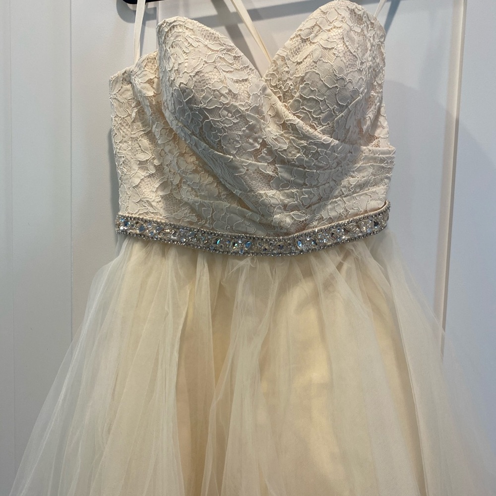 Morilee Beautiful off white formal lace dress - Picture 5 of 5